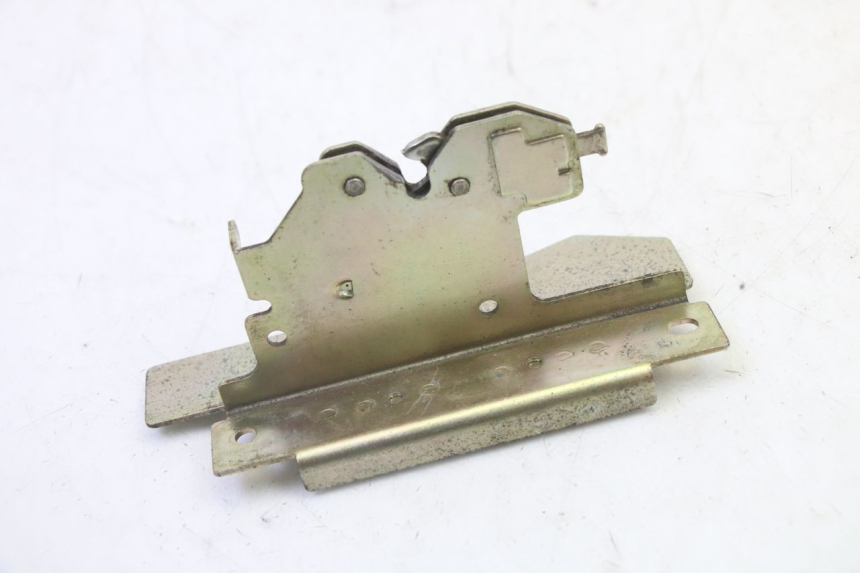 photo de SERRURE DE SELLE KYMCO DINK STREET 125 (2009 - 2014) - Autre angle de vue