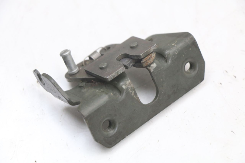 photo de SERRURE DE SELLE GILERA DNA 50 (2000 - 2007) - Zoom état d’usage