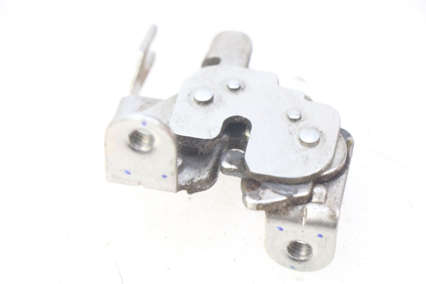 photo de SERRURE DE SELLE YAMAHA D'ELIGHT DELIGHT 115 (2013 - 2017) - Détail de la pièce