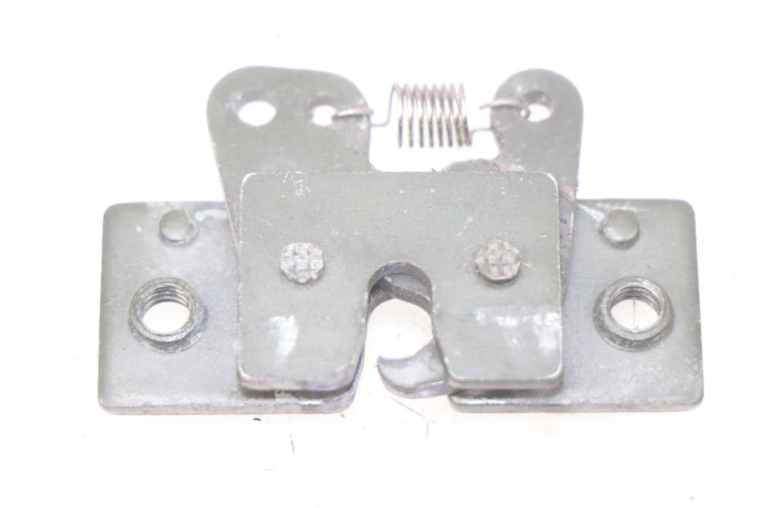 photo de SERRURE DE SELLE PEUGEOT ELYSTAR 50 (2002 - 2014) - Détail de la pièce