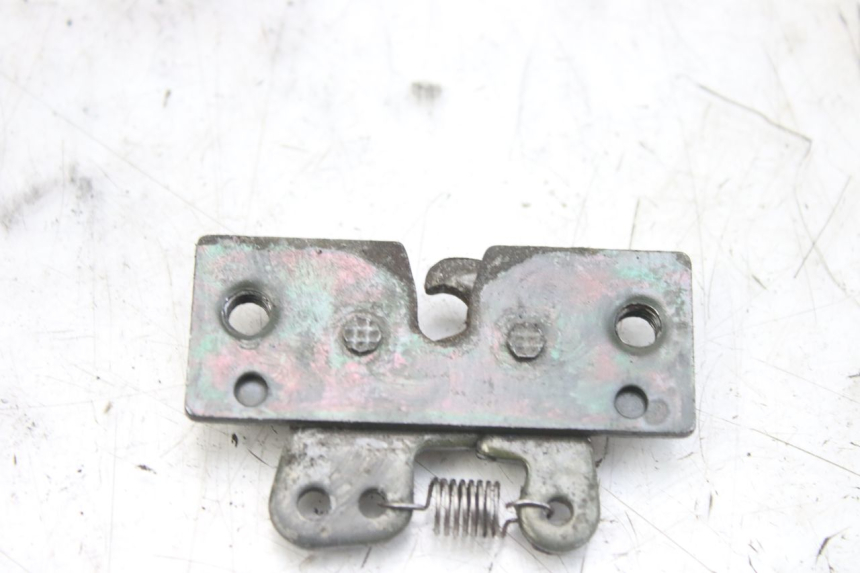 photo de SERRURE DE SELLE PEUGEOT ELYSTAR 50 (2002 - 2014) - Détail de la pièce