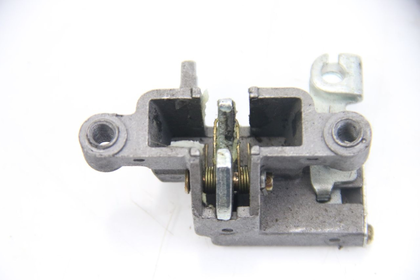 photo de SERRURE DE SELLE JM MOTORS EVOLIS 4T 50 (2018 - 2022) - Autre angle de vue