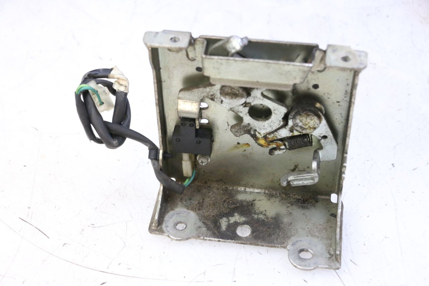 photo de SERRURE DE SELLE HONDA FES S-WING SWING ABS 125 (2007 - 2015) - Vue principale