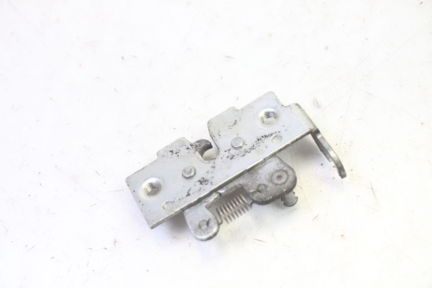 photo de SERRURE DE SELLE HONDA FES S-WING SWING ABS 125 (2007 - 2015) - Autre angle de vue