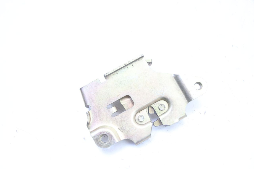 photo de SERRURE DE SELLE SYM FIDDLE 2 50 (2008 - 2013) - Autre angle de vue