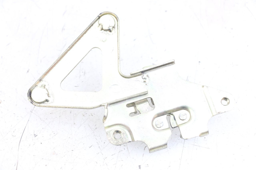 photo de SERRURE DE SELLE SYM FIDDLE 3 III 125 (2014 - 2020) - Zoom état d’usage