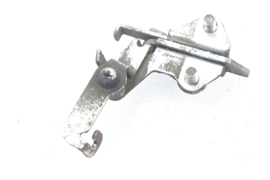 photo de SERRURE DE SELLE YAMAHA FJR ABS 1300 (2006 - 2012) - Zoom état d’usage