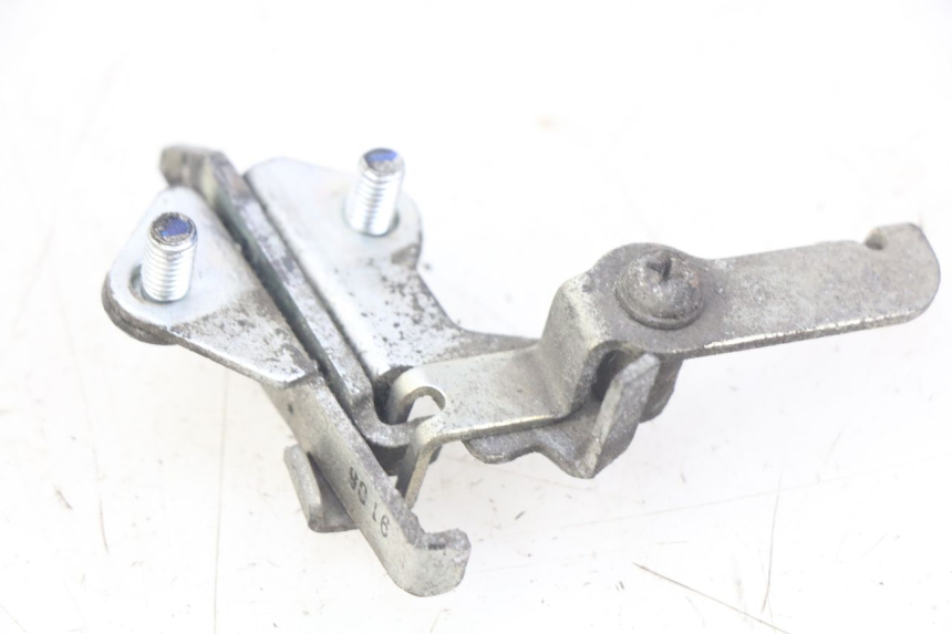 photo de SERRURE DE SELLE YAMAHA FJR ABS 1300 (2006 - 2012) - Zoom état d’usage