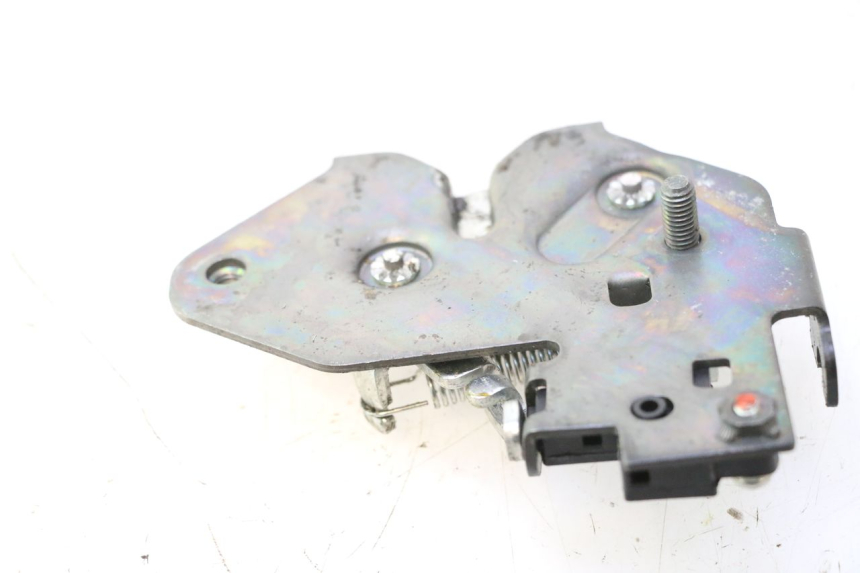 photo de SERRURE DE SELLE HONDA FJS SILVER WING SILVERWING 400 (2005 - 2008) - Autre angle de vue