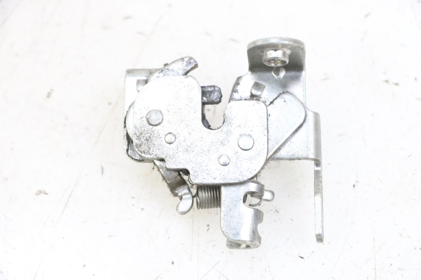 photo de SERRURE DE SELLE MBK FLIPPER 115 (2013 - 2017) - Autre angle de vue