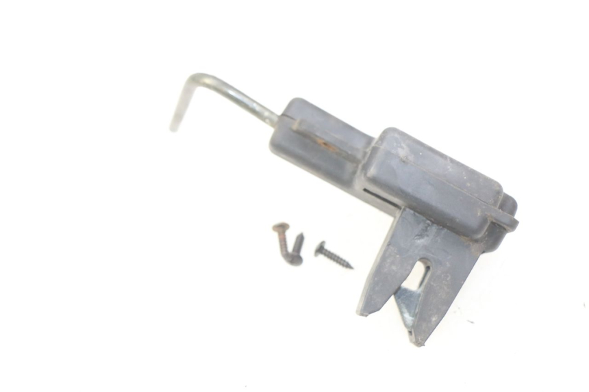 photo de SERRURE DE SELLE PIAGGIO FLY 2T 50 (2004 - 2017) - Zoom état d’usage