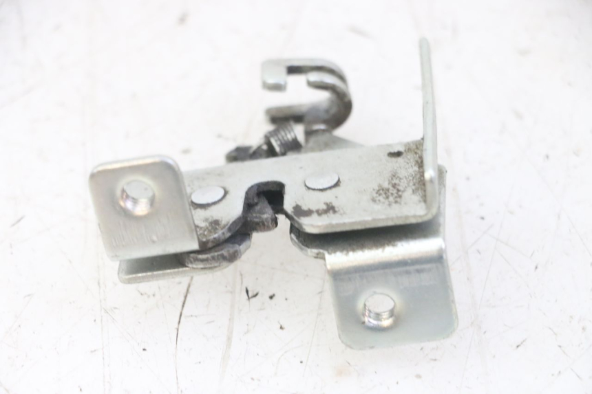 photo de SERRURE DE SELLE VENESI FLY RETRO 4T 50 (2020 - 2025) - Autre angle de vue