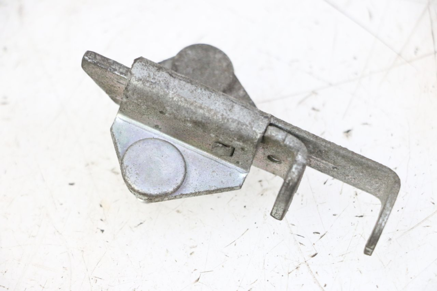 photo de SERRURE DE SELLE YAMAHA FZ6 FAZER S2 600 (2007 - 2011) - Zoom état d’usage