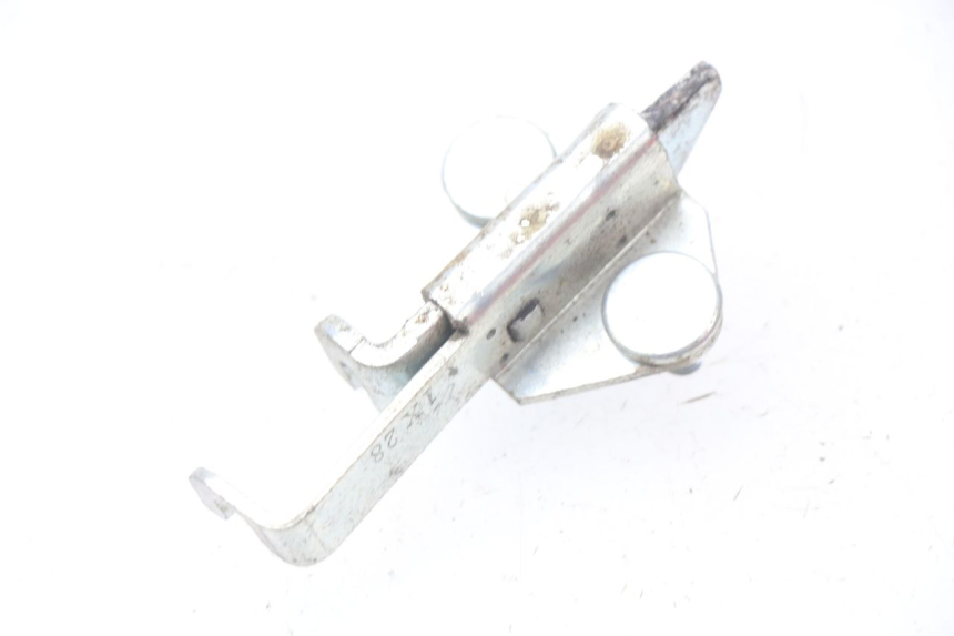 photo de SERRURE DE SELLE YAMAHA FZ8 800 (2010 - 2016) - Zoom état d’usage