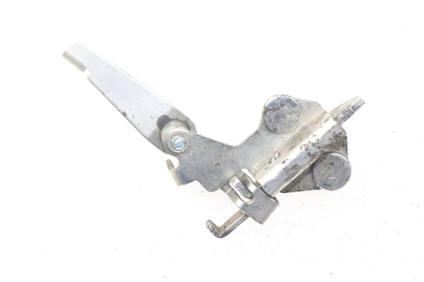 photo de SERRURE DE SELLE YAMAHA FZ8 800 (2010 - 2016) - Zoom état d’usage