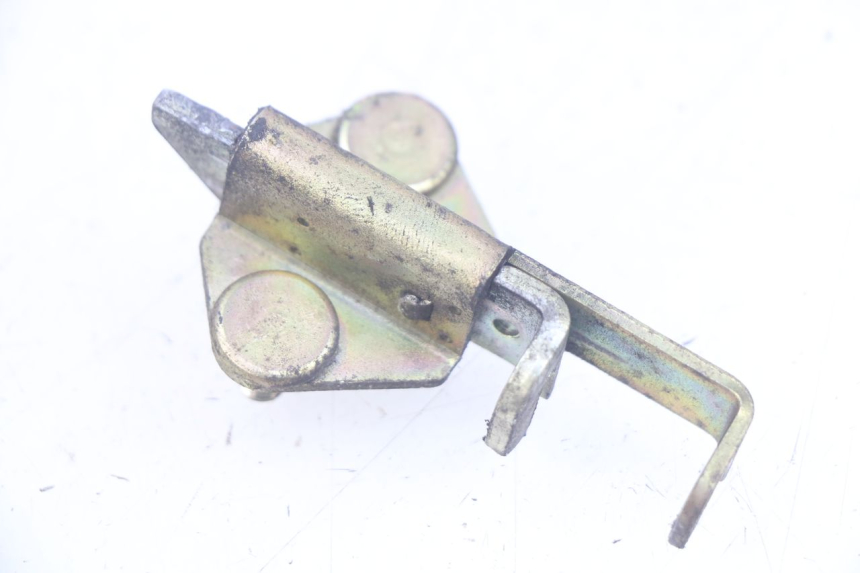 photo de SERRURE DE SELLE YAMAHA FZS FAZER 600 (1998 - 2001) - Vue principale