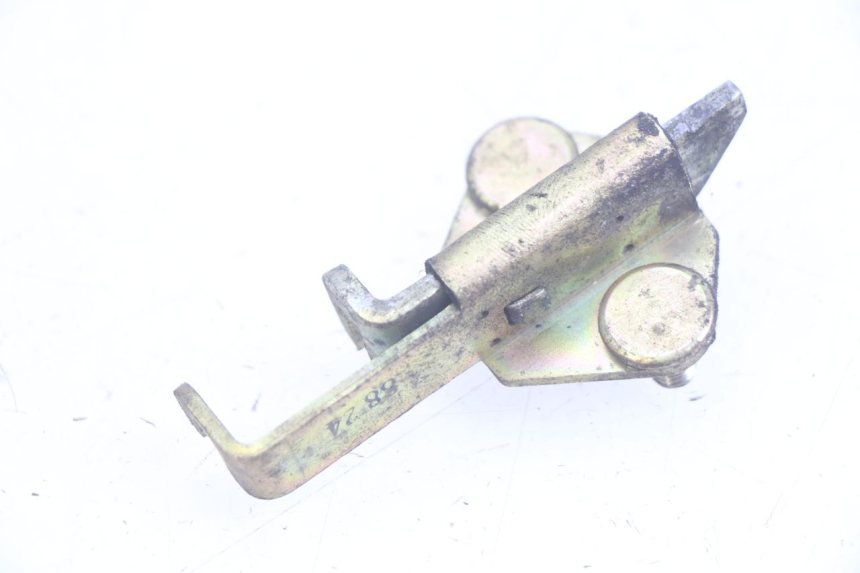 photo de SERRURE DE SELLE YAMAHA FZS FAZER 600 (1998 - 2001) - Zoom état d’usage