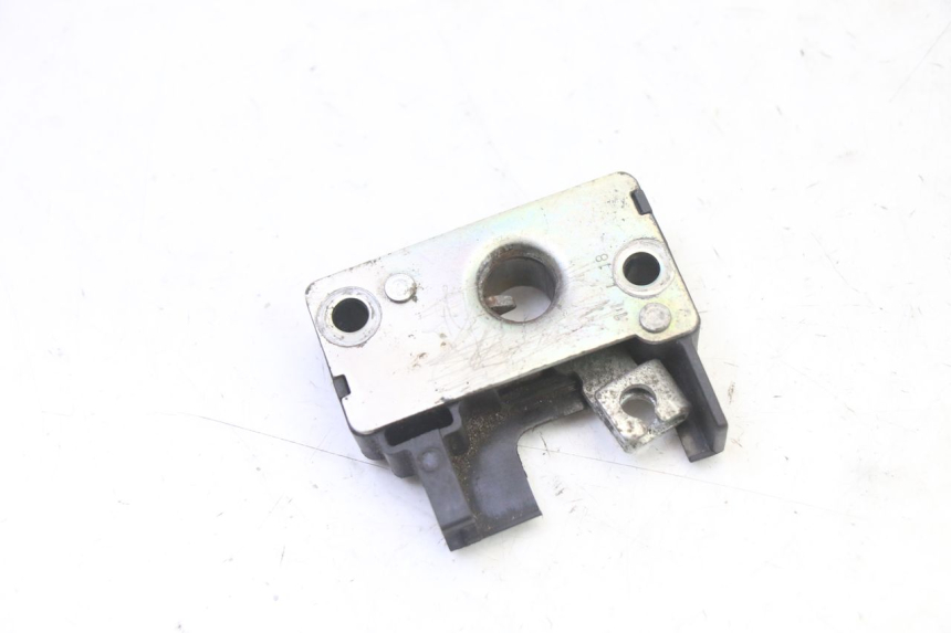 photo de SERRURE DE SELLE BMW G310 R 310 (2016 - 2020) - Détail de la pièce