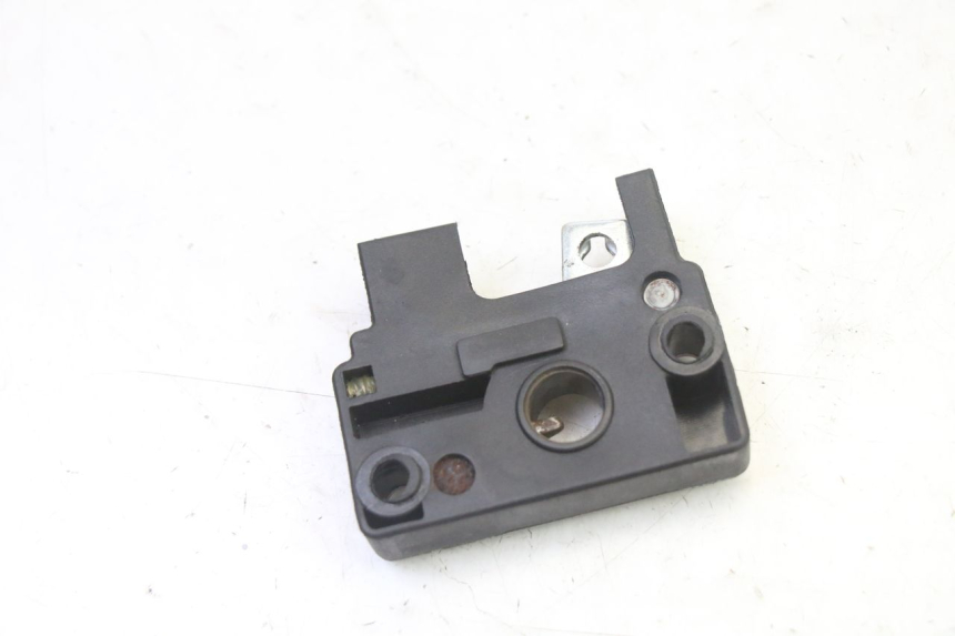 photo de SERRURE DE SELLE BMW G310 R 310 (2016 - 2020) - Zoom état d’usage