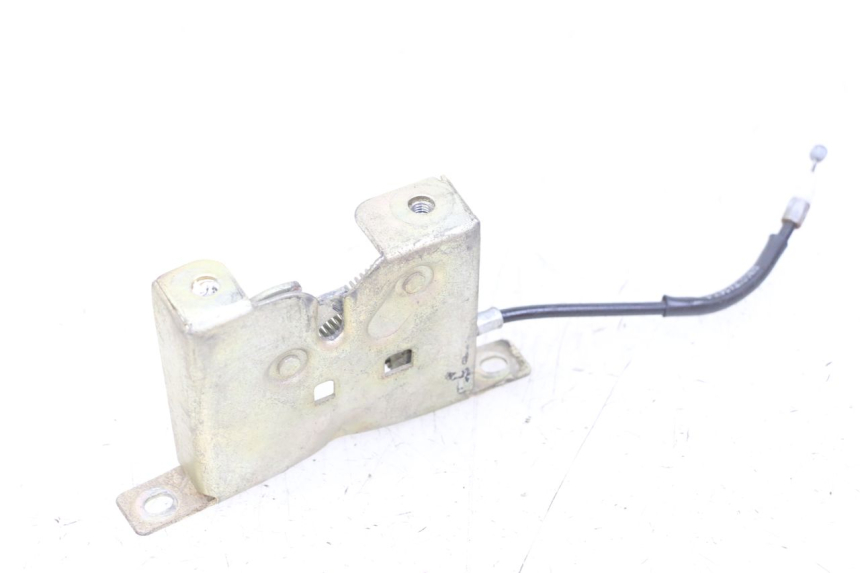 photo de SERRURE DE SELLE GOES WIKI 125 (2010 - 2015) - Zoom état d’usage