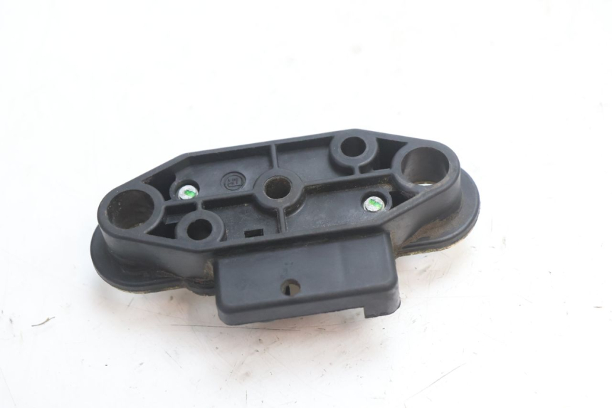 photo de SERRURE DE SELLE SUZUKI GSR 600 (2005 - 2012) - Zoom état d’usage
