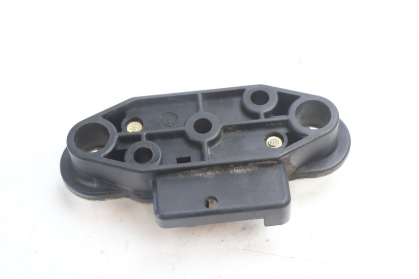 photo de SERRURE DE SELLE SUZUKI GSX F GSXF 750 (1988 - 1998) - Zoom état d’usage