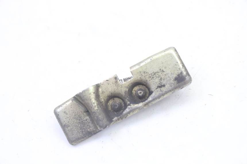 photo de SERRURE DE SELLE DAELIM HISTORY 125 (2001 - 2002) - Zoom état d’usage