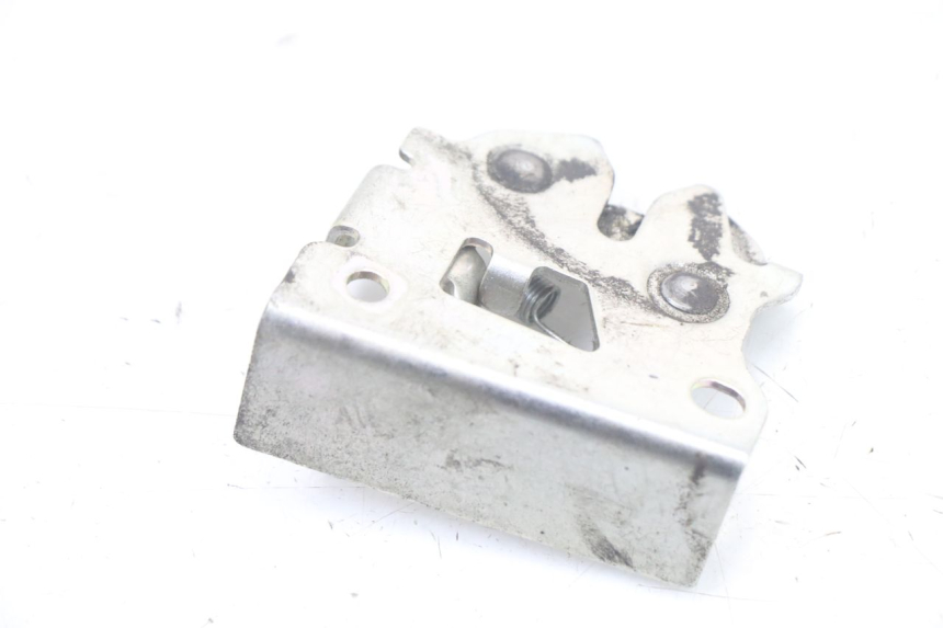 photo de SERRURE DE SELLE HONDA SH i 300 (2015 - 2020) - Autre angle de vue