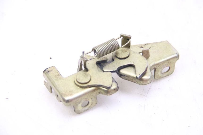 photo de SERRURE DE SELLE REVATTO IMPERATOR 125 (2007 - 2015) - Gros plan technique