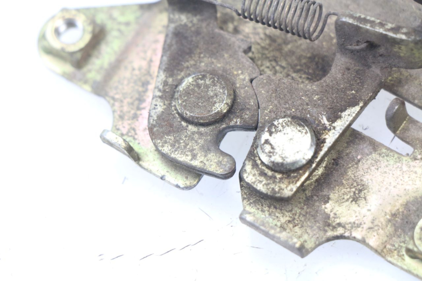 photo de SERRURE DE SELLE SYM JET 4 50 (2010 - 2014) - Détail de la pièce