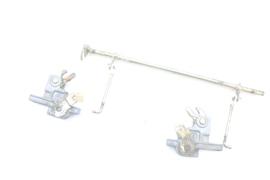 photo de SERRURE DE SELLE KAWASAKI GTR 1000 (1994 - 2004) - Détail de la pièce