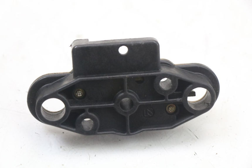 photo de SERRURE DE SELLE KAWASAKI ZR7 ZR-7 S 750 (1999 - 2004) - Autre angle de vue