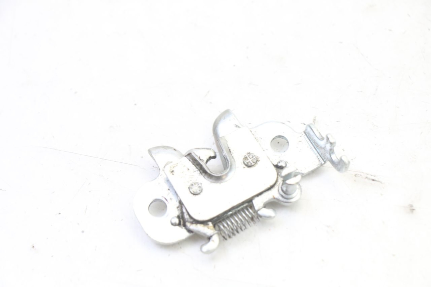 photo de SERRURE DE SELLE PEUGEOT KISBEE 2T 50 (2018 - 2022) - Détail de la pièce