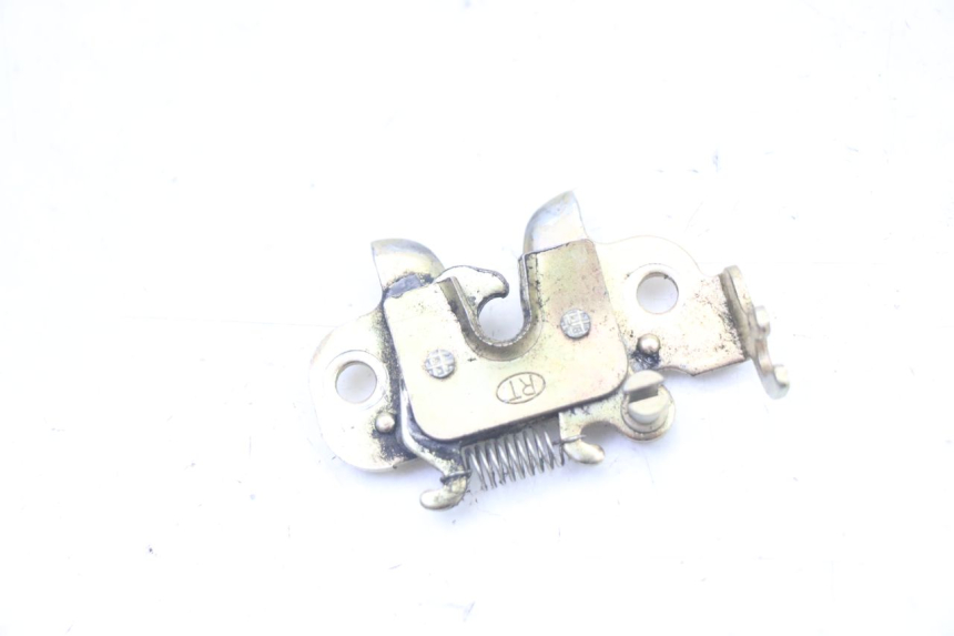 photo de SERRURE DE SELLE PEUGEOT KISBEE 2T 50 (2010 - 2017) - Détail de la pièce