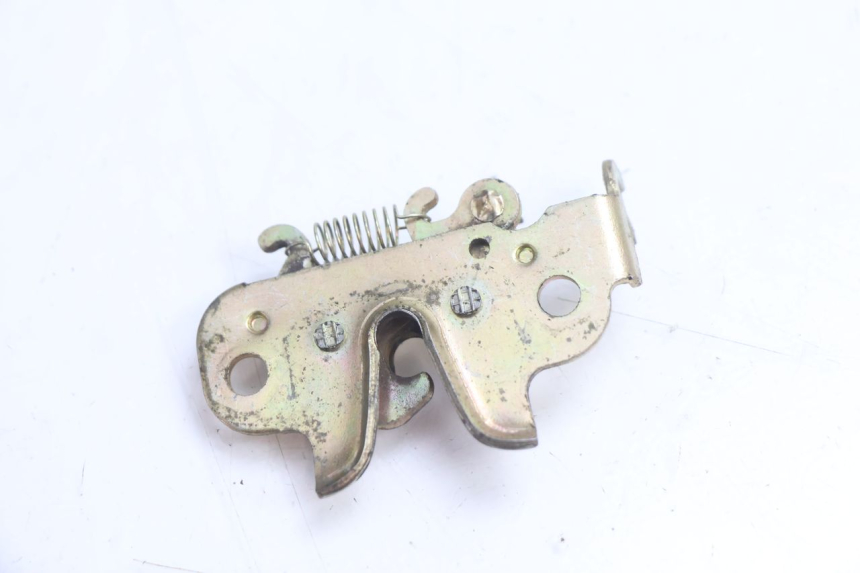 photo de SERRURE DE SELLE PEUGEOT KISBEE 2T 50 (2010 - 2017) - Zoom état d’usage