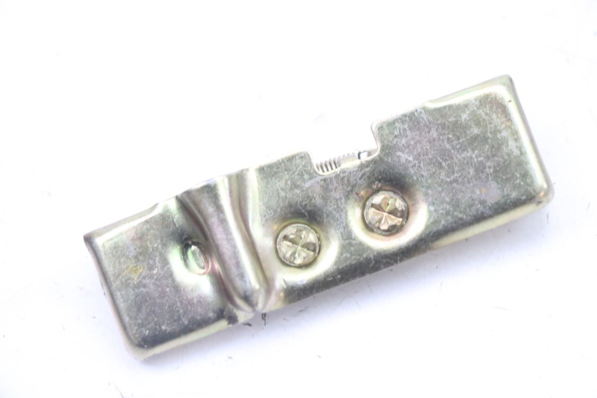 photo de SERRURE DE SELLE LONGJIA SHARPY 125 (2020 - 2024) - Zoom état d’usage