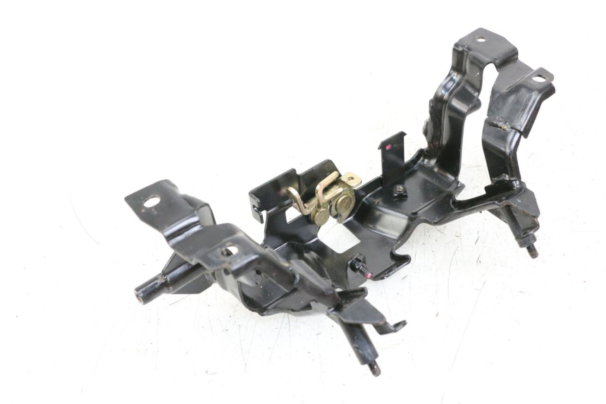 photo de SERRURE DE SELLE SYM MIO 50 (2011 - 2017) - Gros plan technique