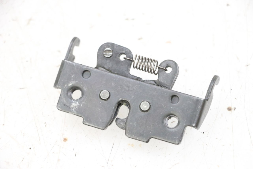 photo de SERRURE DE SELLE PIAGGIO MP3 HPE 300 (2019 - 2026) - Détail de la pièce