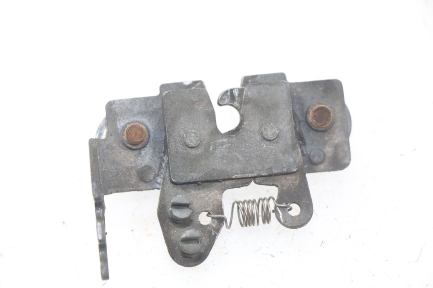 photo de SERRURE DE SELLE PIAGGIO MP3 LT 400 (2007 - 2012) - Zoom état d’usage