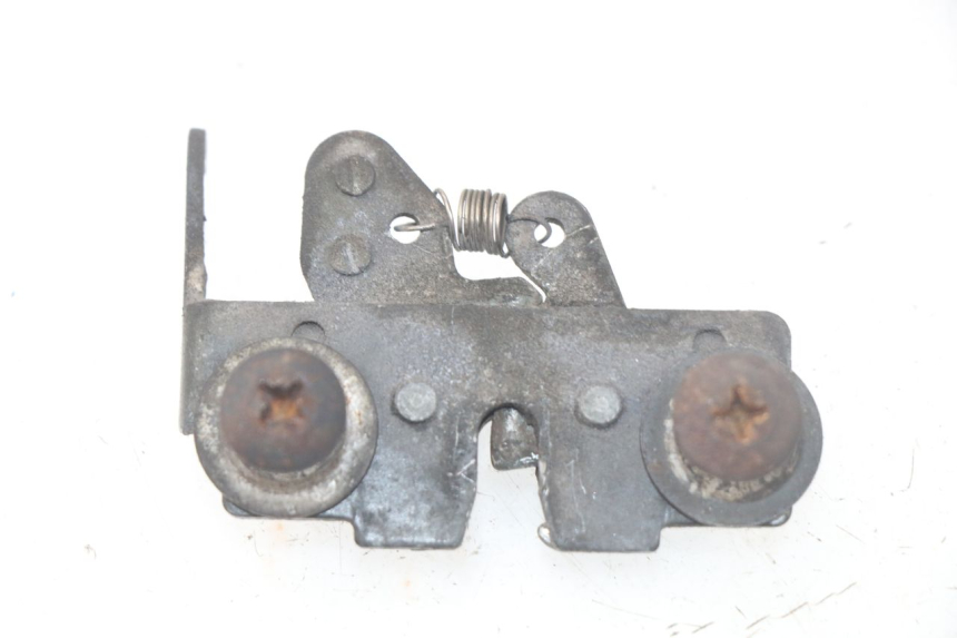 photo de SERRURE DE SELLE PIAGGIO MP3 LT 400 (2007 - 2012) - Autre angle de vue