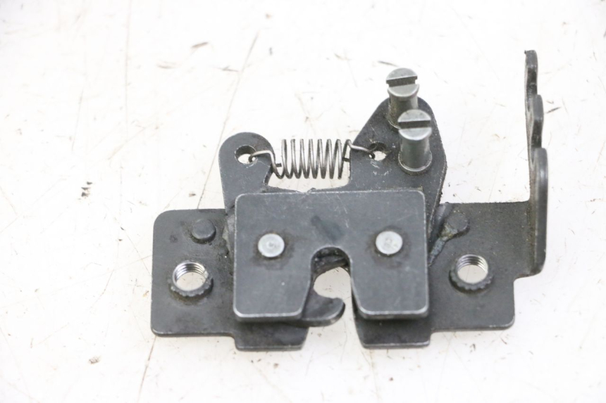 photo de SERRURE DE SELLE PIAGGIO MP3 500 (2014 - 2017) - Zoom état d’usage