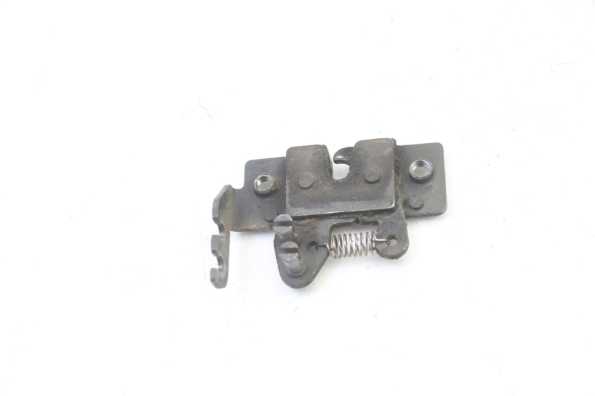 photo de SERRURE DE SELLE PIAGGIO MP3 RL 250 (2006 - 2010) - Détail de la pièce