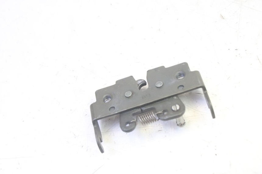 photo de SERRURE DE SELLE PIAGGIO MP3 RL 250 (2006 - 2010) - Autre angle de vue