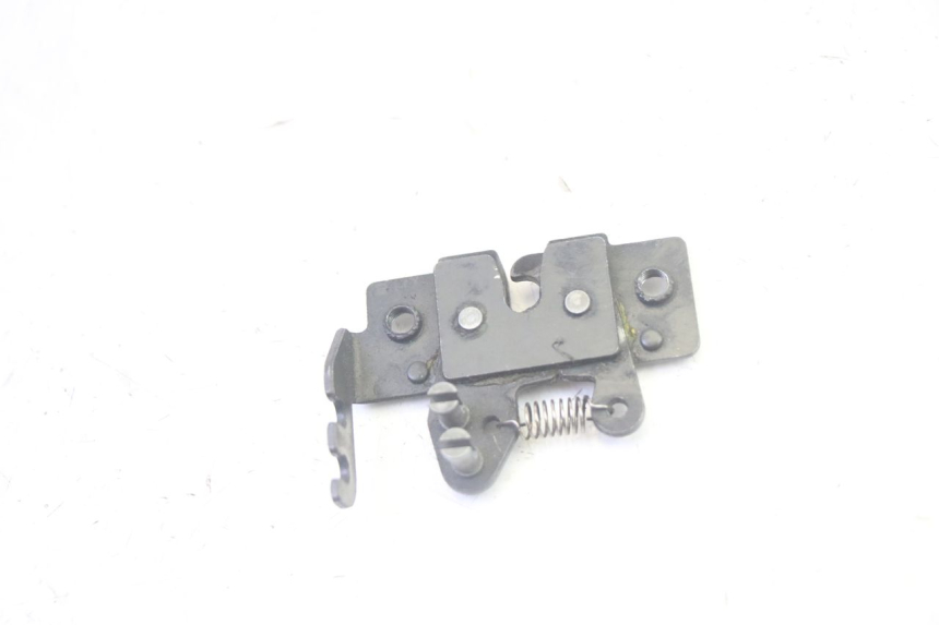 photo de SERRURE DE SELLE PIAGGIO MP3 500 (2016 - 2018) - Détail de la pièce