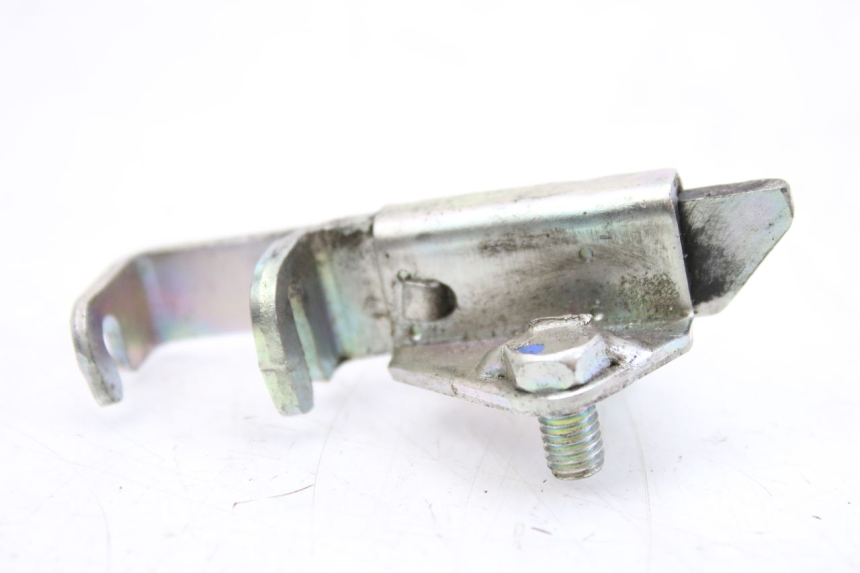 photo de SERRURE DE SELLE YAMAHA MT-07 MT07 700 (2018 - 2020) - Gros plan technique