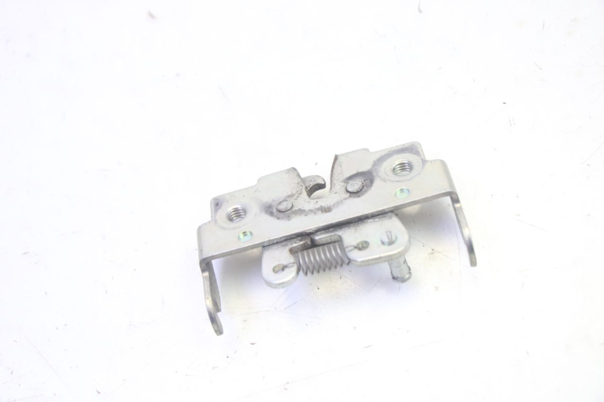 photo de SERRURE DE SELLE YAMAHA NEOS NEO'S 4T 50 (2008 - 2016) - Autre angle de vue