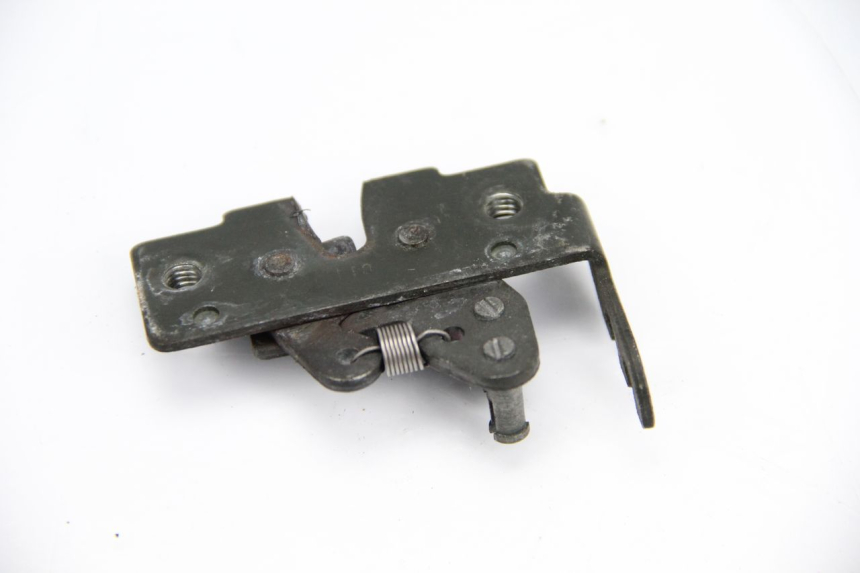 photo de SERRURE DE SELLE GILERA NEXUS 125 (2009 - 2013) - Zoom état d’usage