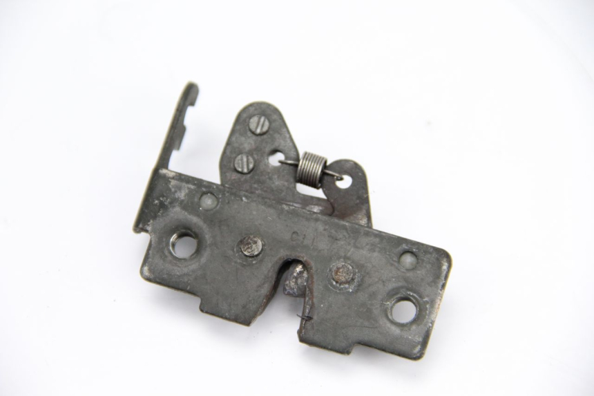 photo de SERRURE DE SELLE GILERA NEXUS 125 (2009 - 2013) - Autre angle de vue