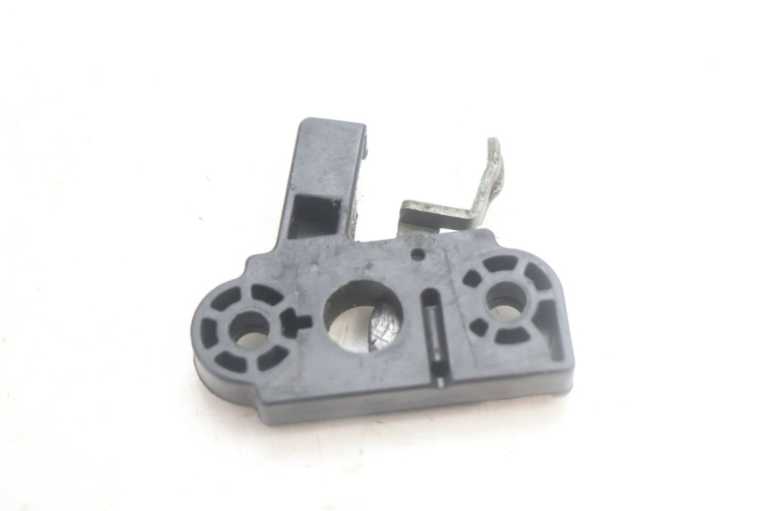 photo de SERRURE DE SELLE MBK NITRO 50 (2004 - 2008) - Zoom état d’usage