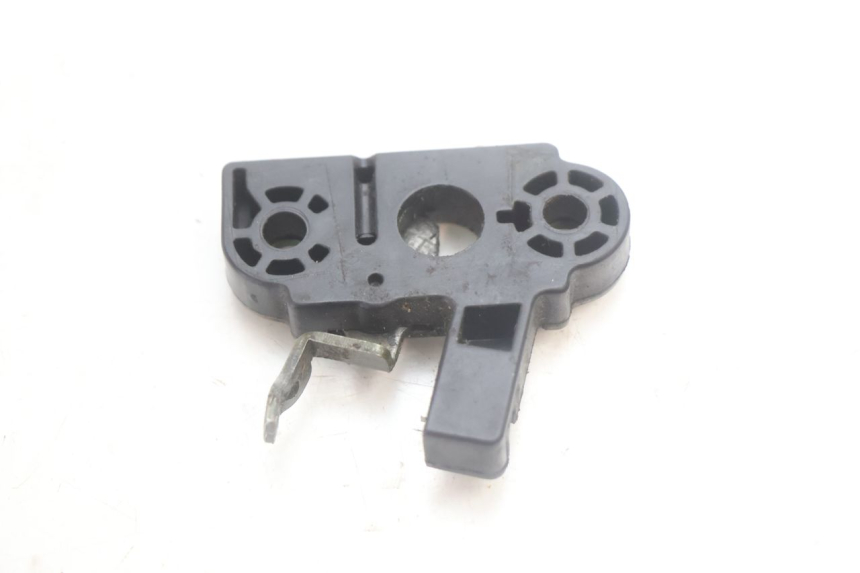 photo de SERRURE DE SELLE MBK NITRO 50 (2004 - 2008) - Autre angle de vue
